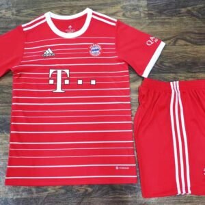 22/23 Bayern Home Kit