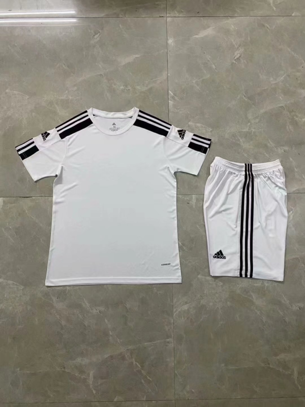 Uniform 16