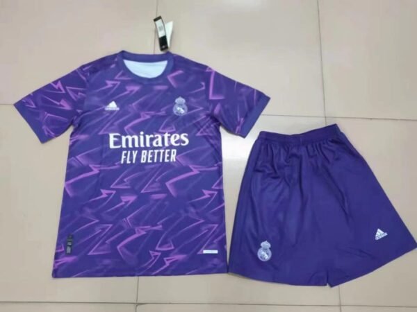 22/23 Real Madrid kit