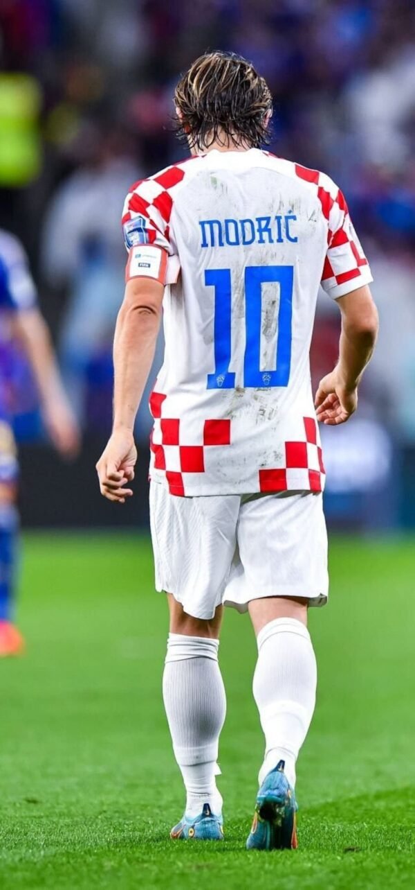Croatia MODRIC 10 2022 SIGNED Shirt/Jersey + COA Luka Modrić - Image 2