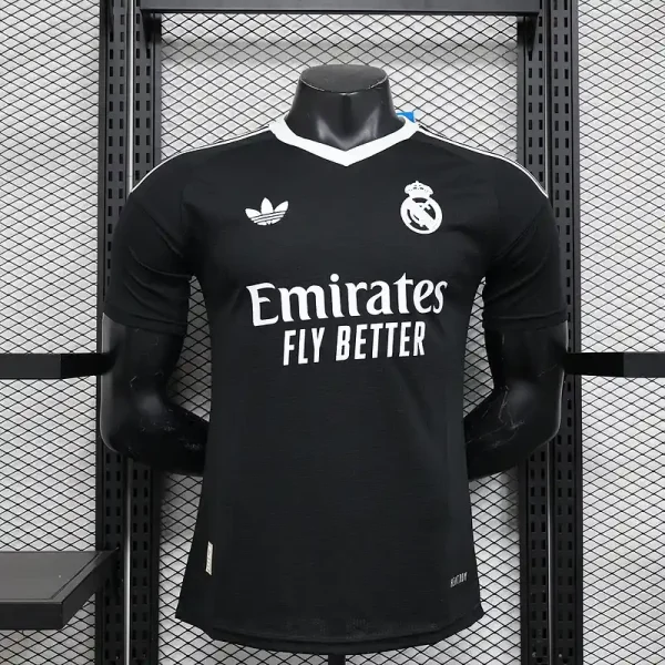 2425-Player-Version-Real-Madrid-Black-Goalkeeper-Soccer-Jersey-2