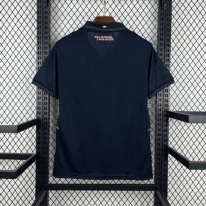 ecuador away1